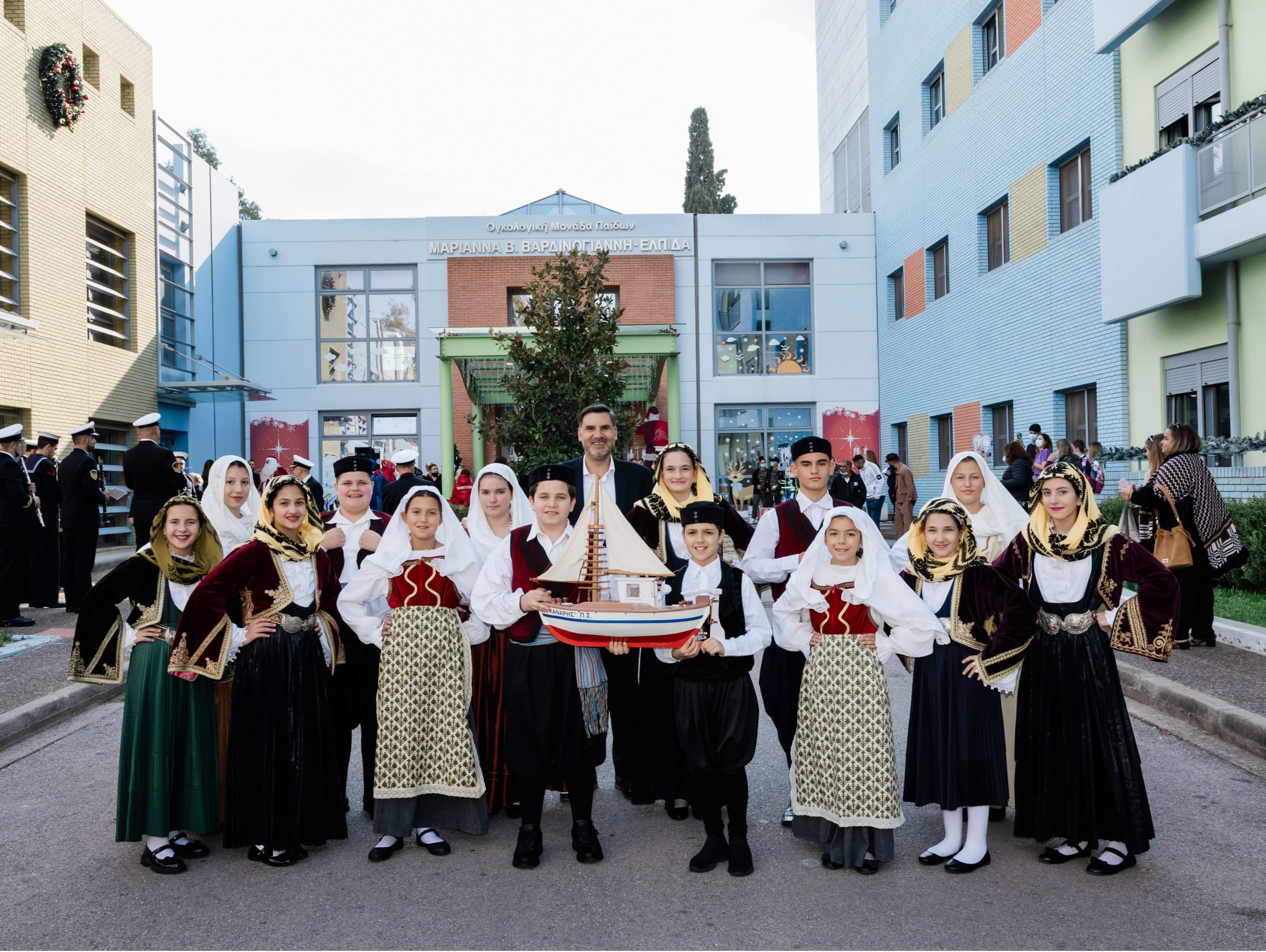 Φωταγώγηση του Δέντρου των ευχών της “Ελπίδας” 2