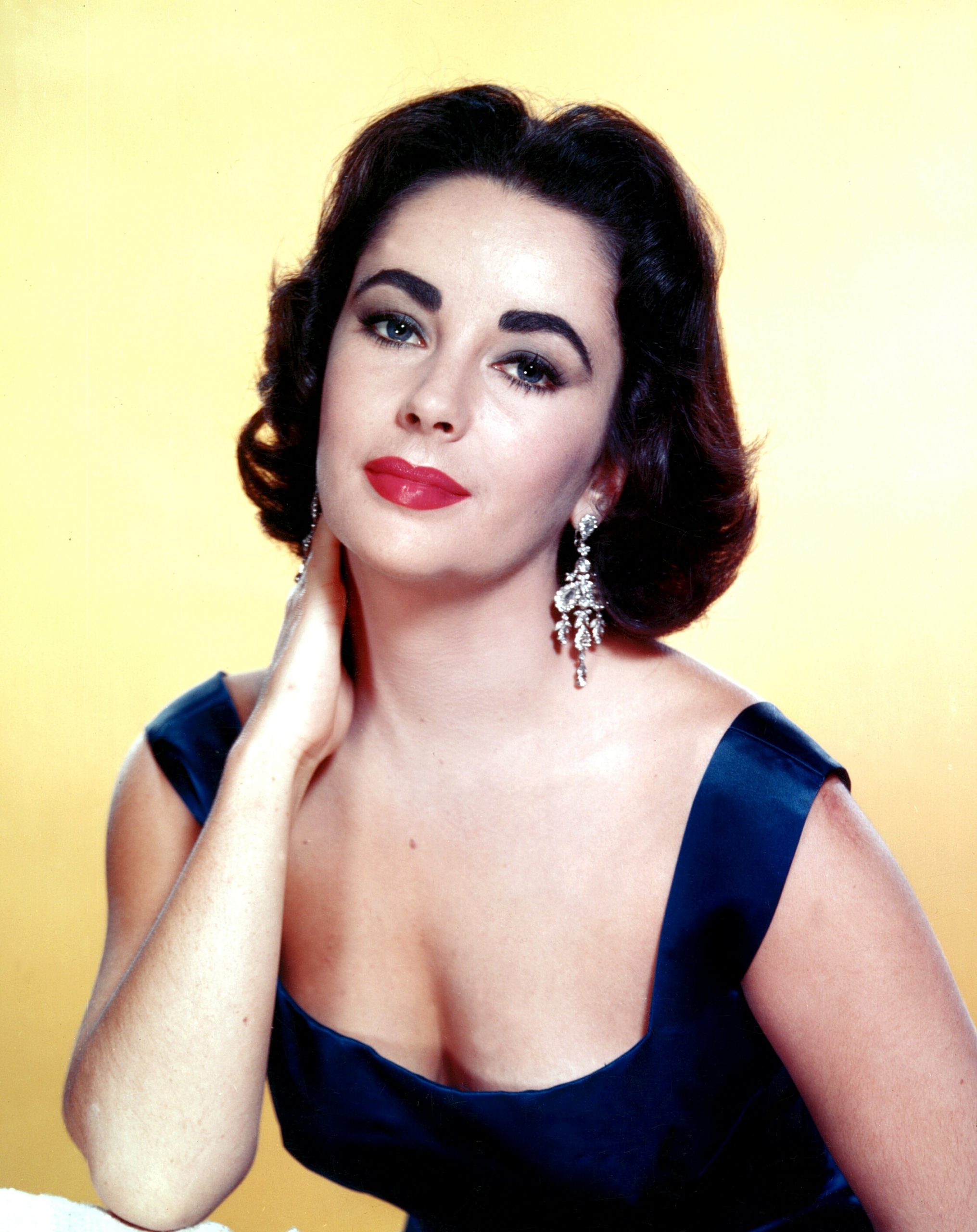 Elizabeth Taylor: 8 άγνωστα μυστικά ομορφιάς που ακολουθούσε η θρυλική ηθοποιός 7