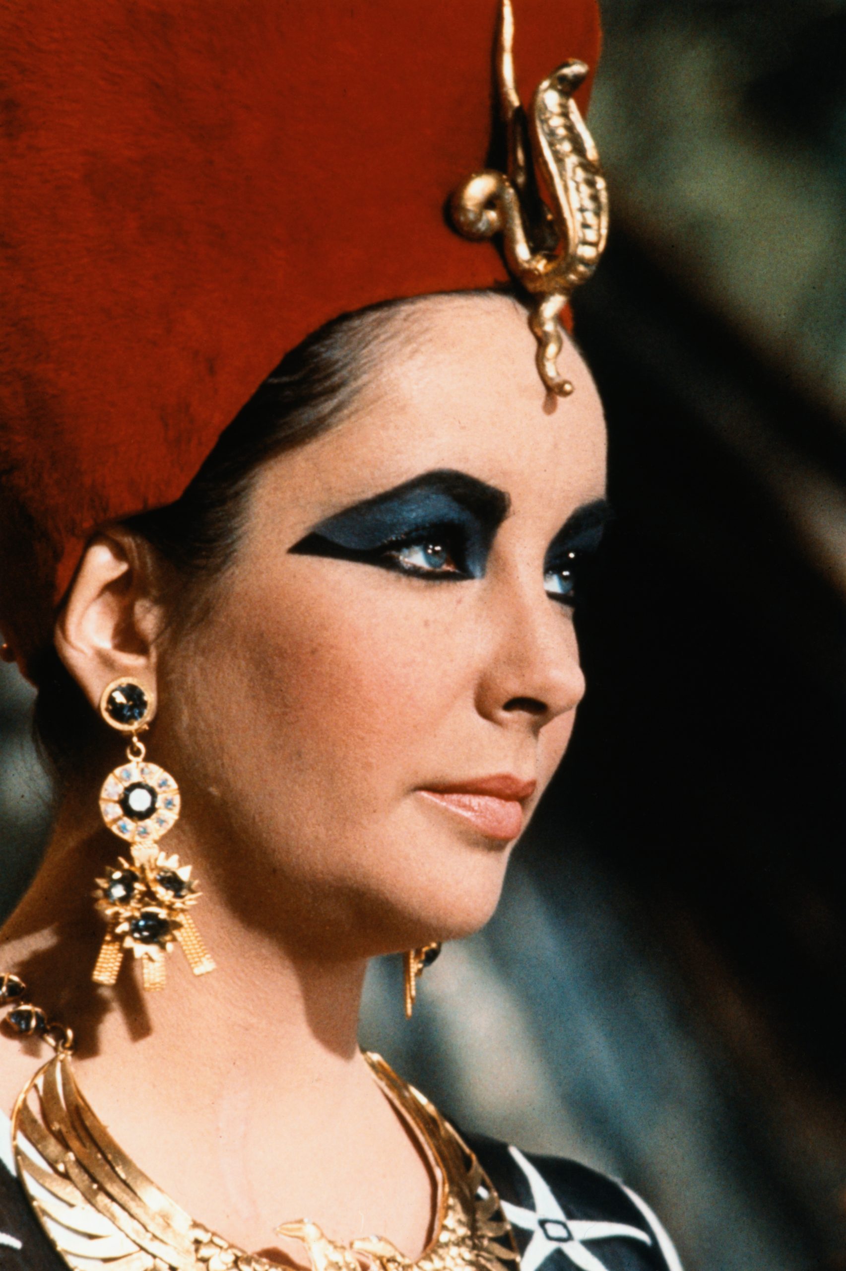 Elizabeth Taylor: 8 άγνωστα μυστικά ομορφιάς που ακολουθούσε η θρυλική ηθοποιός 3