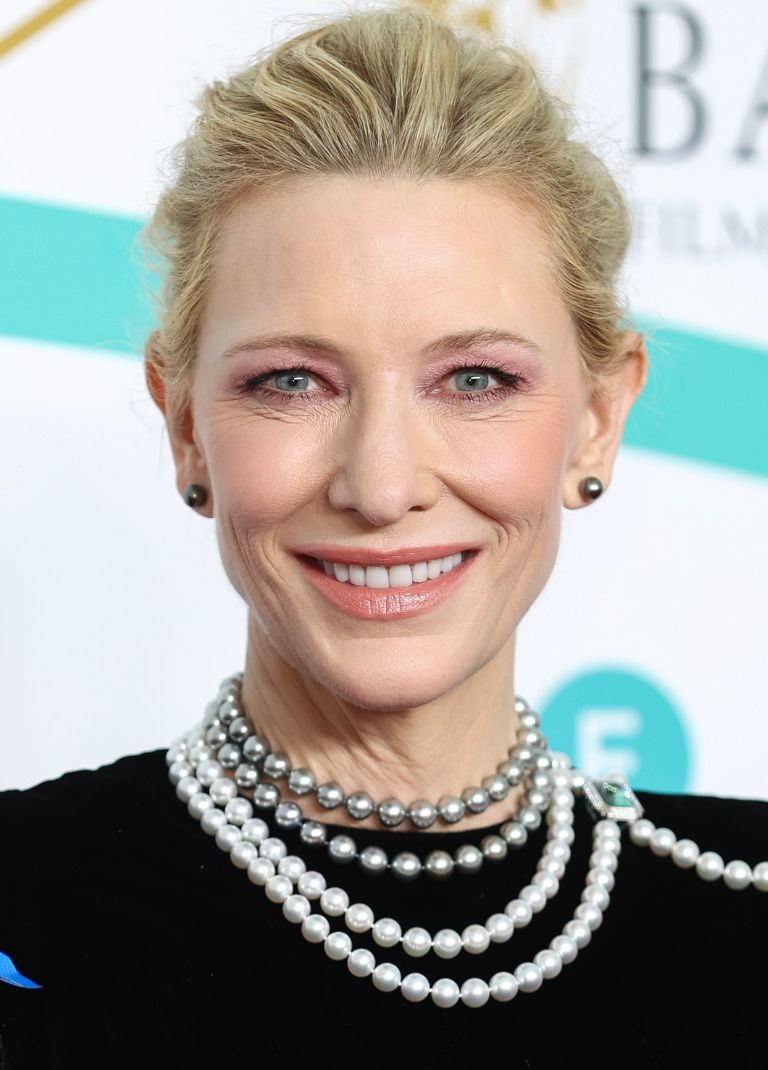 Cate Blanchett: Τα μυστικά ομορφιάς της για λαμπερή επιδερμίδα στα 54 2