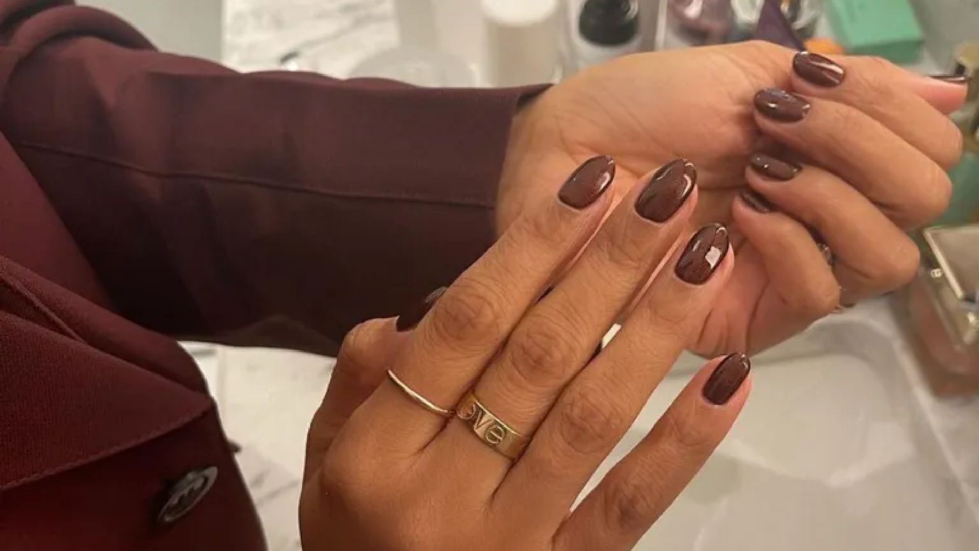 Τα chocolate nails ήρθαν για να μείνουν και την άνοιξη! 1