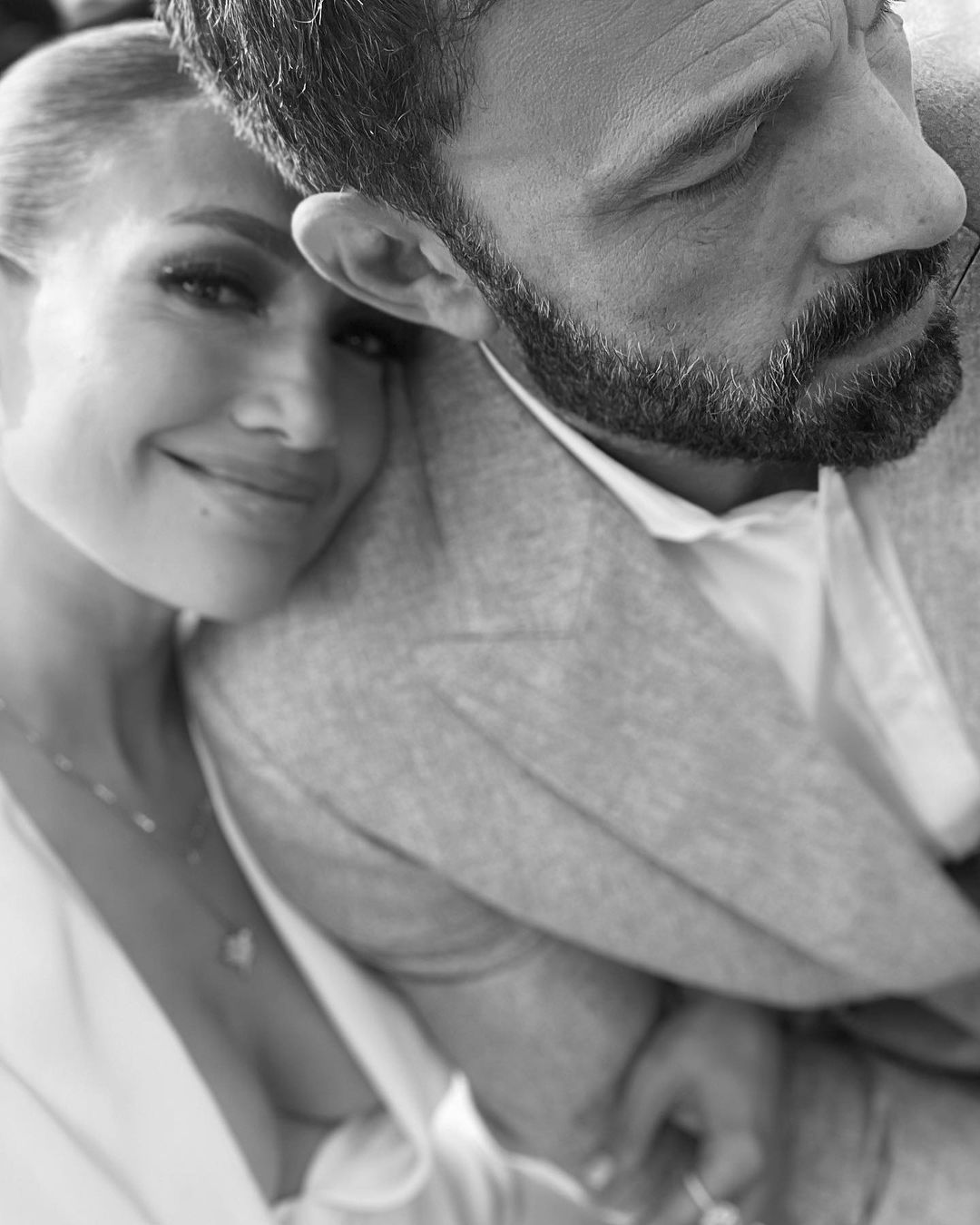 JLo – Ben Affleck: Tα ερωτικά γράμματα που αντάλλασσαν κατά τη διάρκεια της σχέσης τους, έγιναν βιβλίο 2