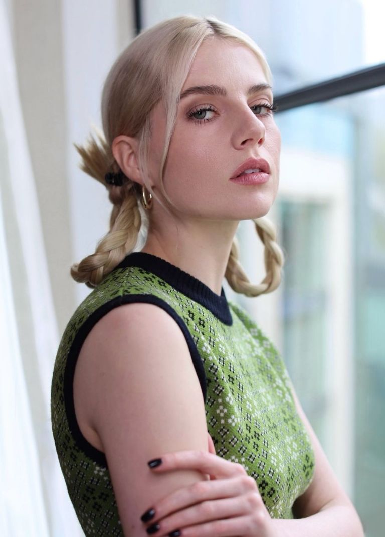 Lucy Boynton: Μας έδειξε το πιο δροσερό χτένισμα της άνοιξης 2