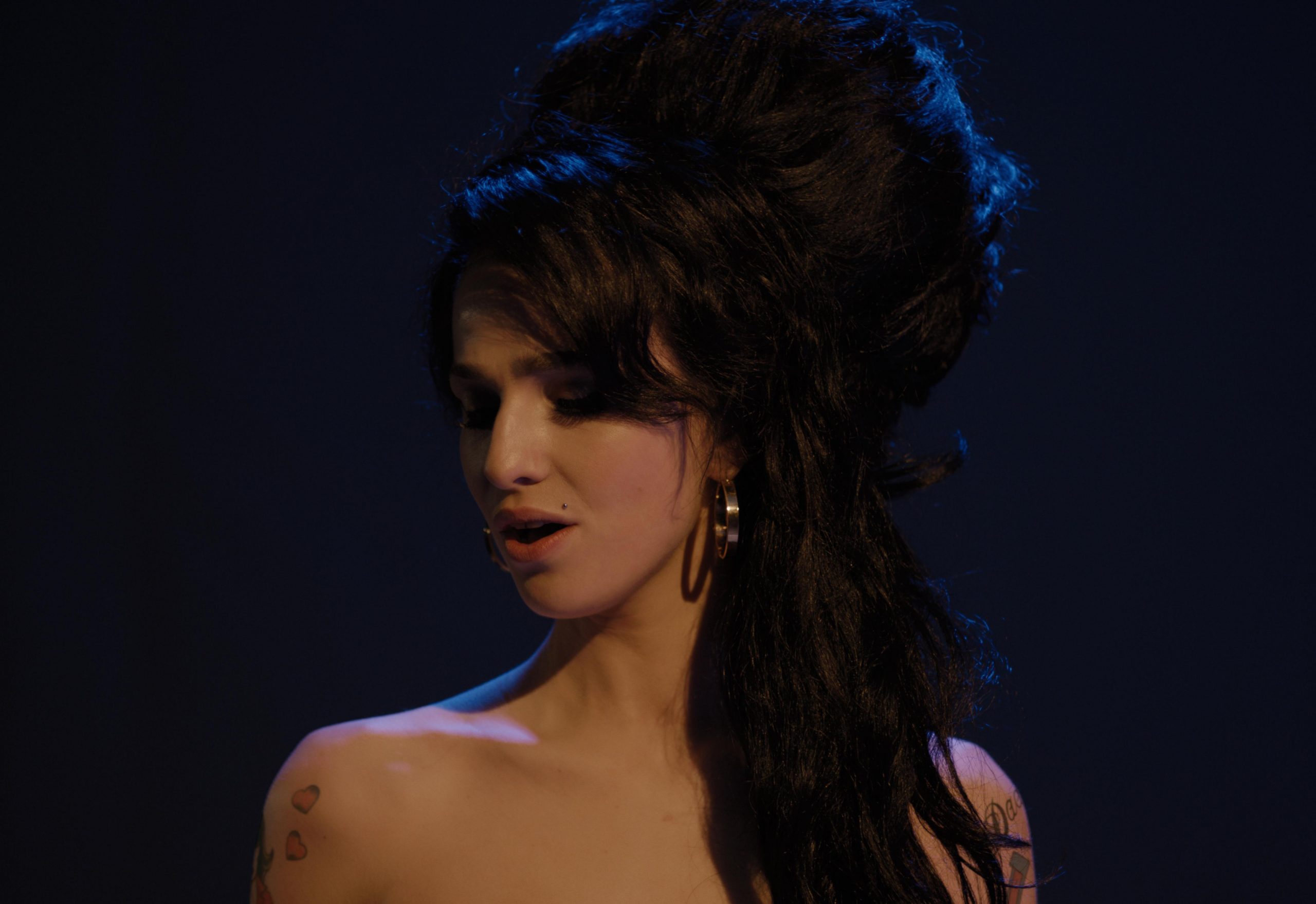 “Back To Black”: Είδαμε τη νέα ταινία για τη ζωή της Amy Winehouse και το αποτέλεσμα μας δίχασε 3