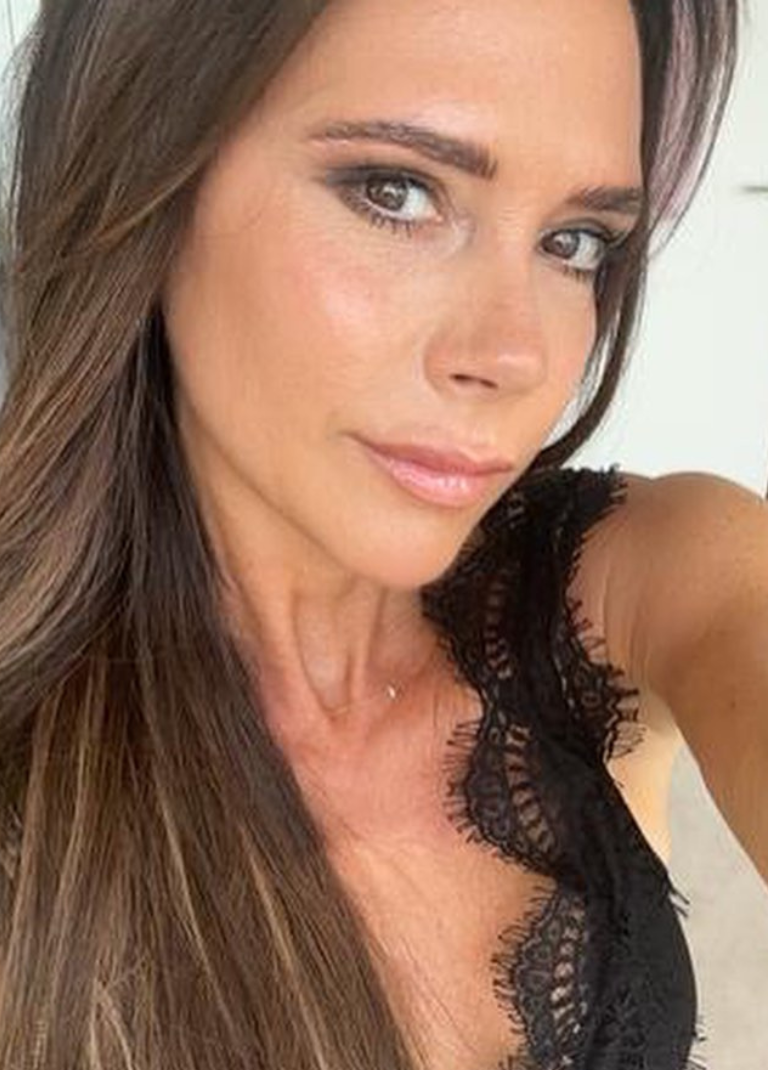 Η Victoria Beckham έκανε το πιο classy μανικιούρ της άνοιξης 2