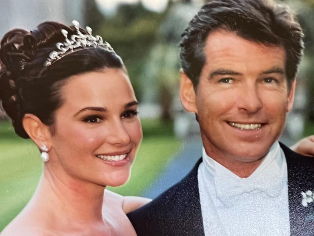 Pierce Brosnan- Keely Shay Smith: 23 χρόνια πριν, πήραν το «μαζί» και το έκαναν «για πάντα» 1