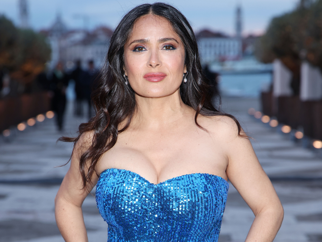 H Salma Hayek πήγε Βενετία και έκανε μία από τις πιο hot εμφανίσεις της εβδομάδας 1