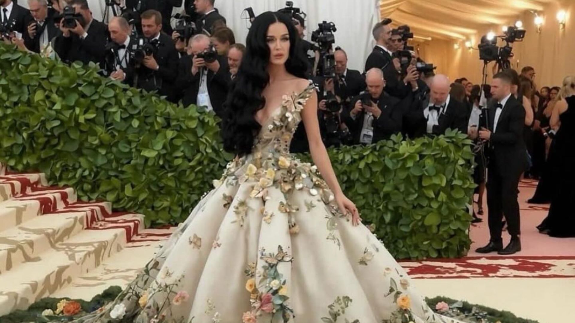 Οι ΑΙ εμφανίσεις της Katy Perry και της Rihanna στο Met Gala έγιναν viral – Μέχρι και η μητέρα της Perry μπερδεύτηκε 1