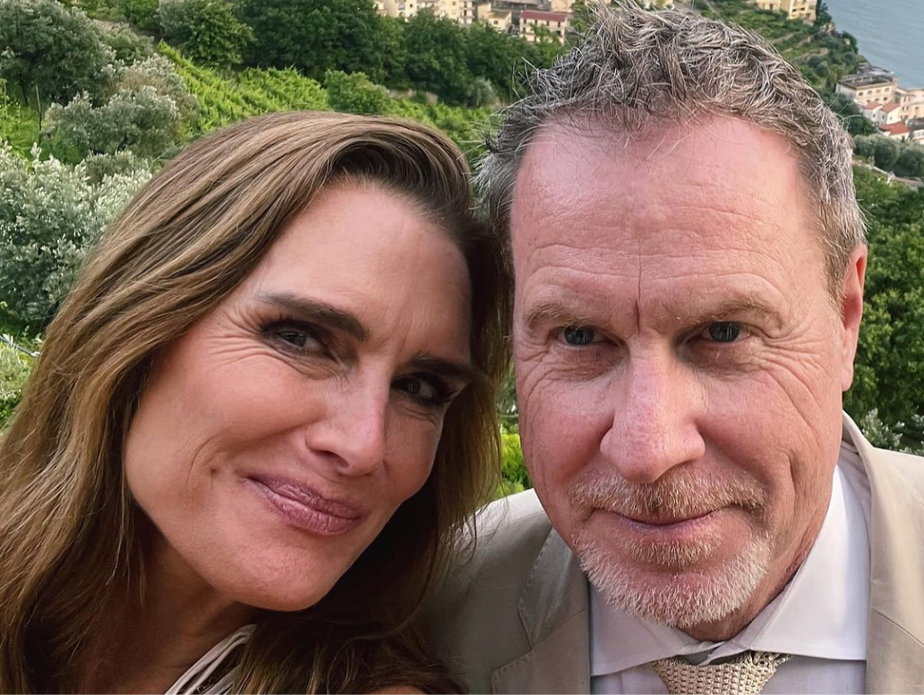 Brooke Shields: Οι τρυφερές ευχές στον σύζυγό της, Chris Henchy- «23 χρόνια με τον έρωτα της ζωής μου» 1