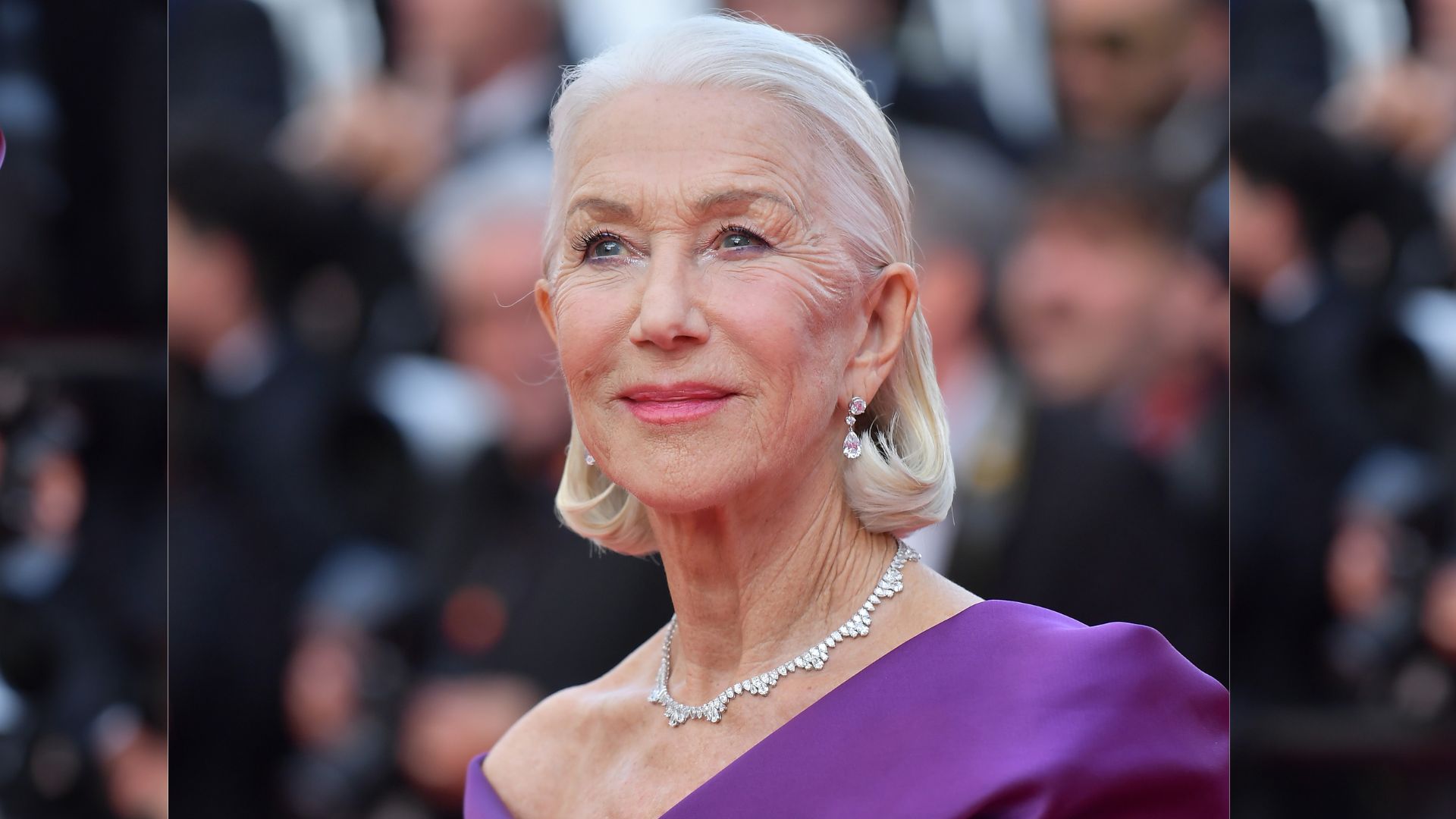 Η εκθαμβωτική Helen Mirren στις Κάννες: «Δεν τρώω ούτε πίνω πριν από το κόκκινο χαλί – ειδικά αν το φόρεμα είναι στενό» 1