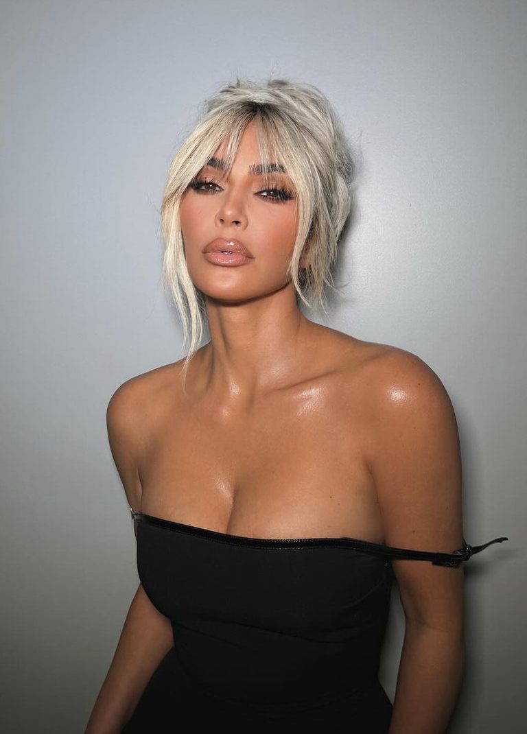 Η Kim Kardashian έκανε αφέλειες και μοιάζει με την Pamela Anderson 2