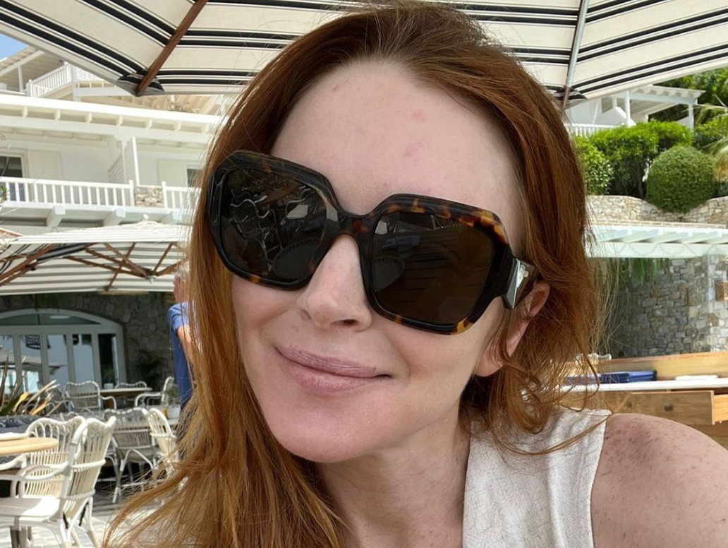 H Lindsay Lohan δεν σταματά να απολαμβάνει τις διακοπές της στην Ελλάδα – To post απ’ τη Μύκονο με τον σύζυγό της 1