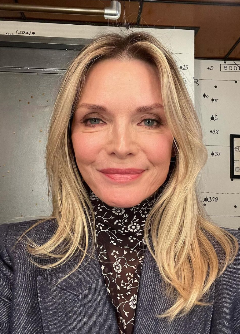 Michelle Pfeiffer: Το ρουζ της είναι ιδανικό για γυναίκες 50+ 2