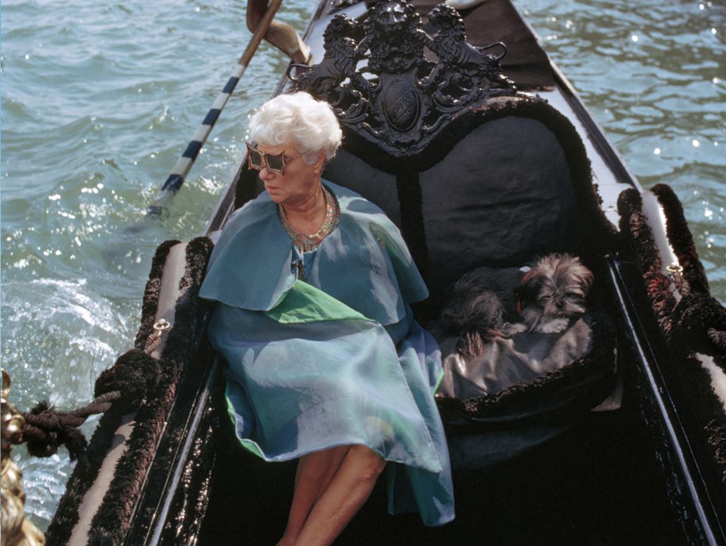 Peggy Guggenheim: Ποια ήταν η εμβληματική γυναίκα της τέχνης που ενέπνευσε την τελευταία Prada συλλογή; 1