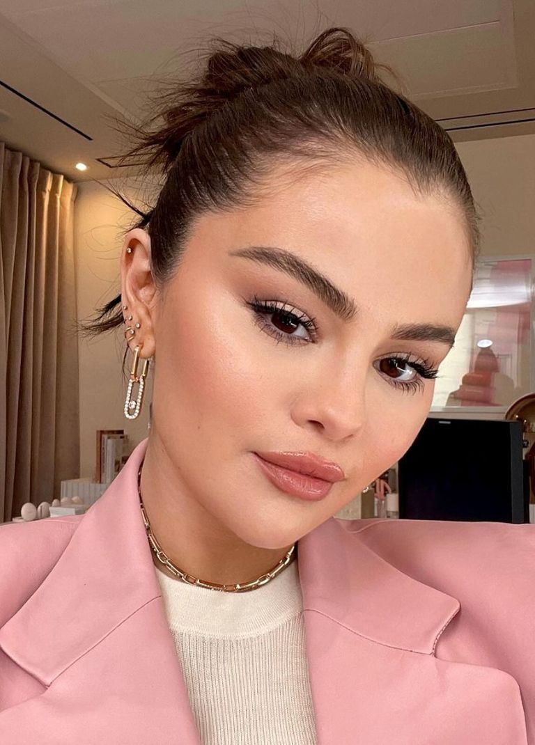 Selena Gomez: Κάνει το τέλειο contouring για όσες έχουν στρογγυλό πρόσωπο 2