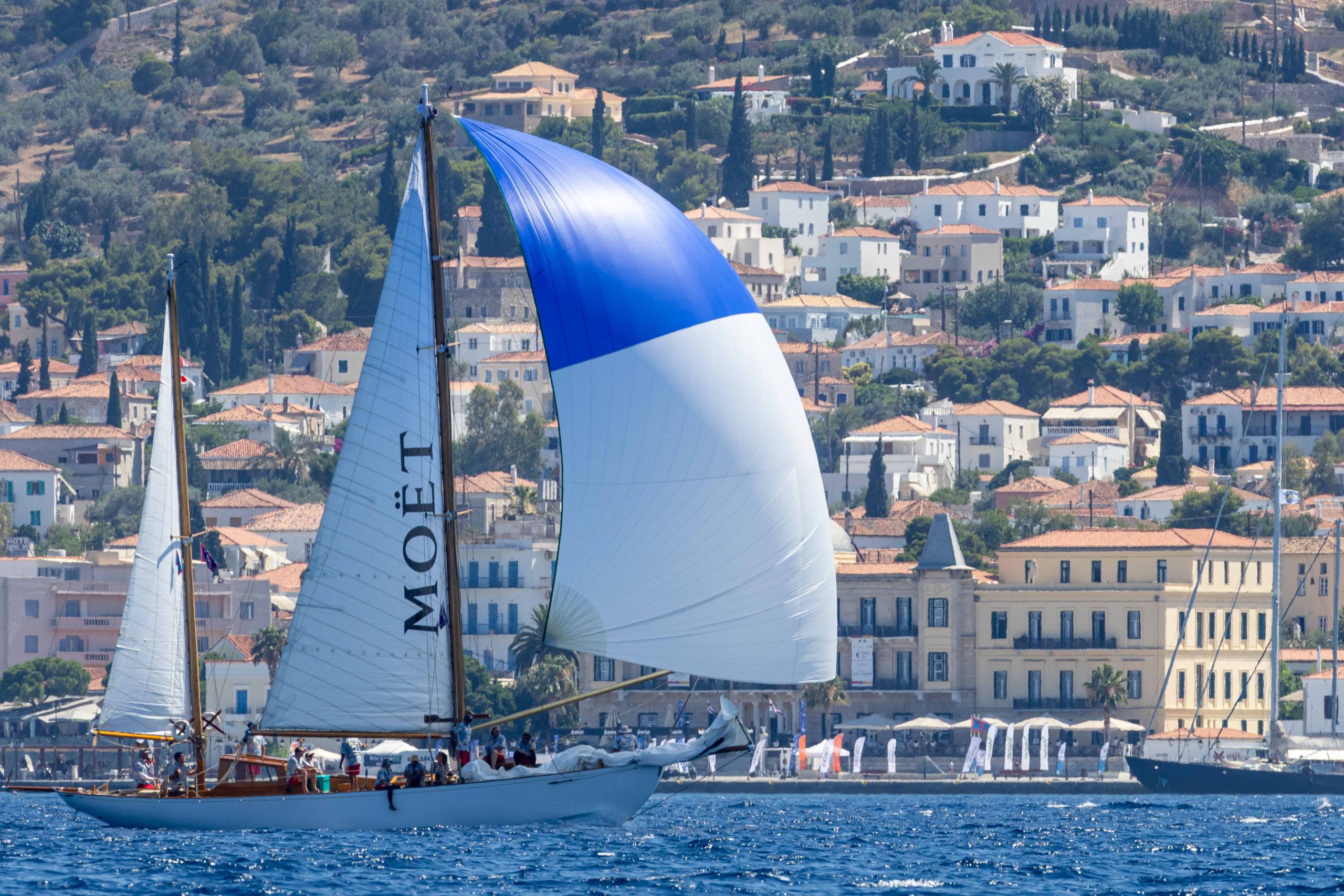 Spetses Classic Yacht Regatta 2024: Η Moët & Chandon Χρυσός Χορηγός του κορυφαίου Διεθνή Αγώνα Ιστιοπλοΐας 1