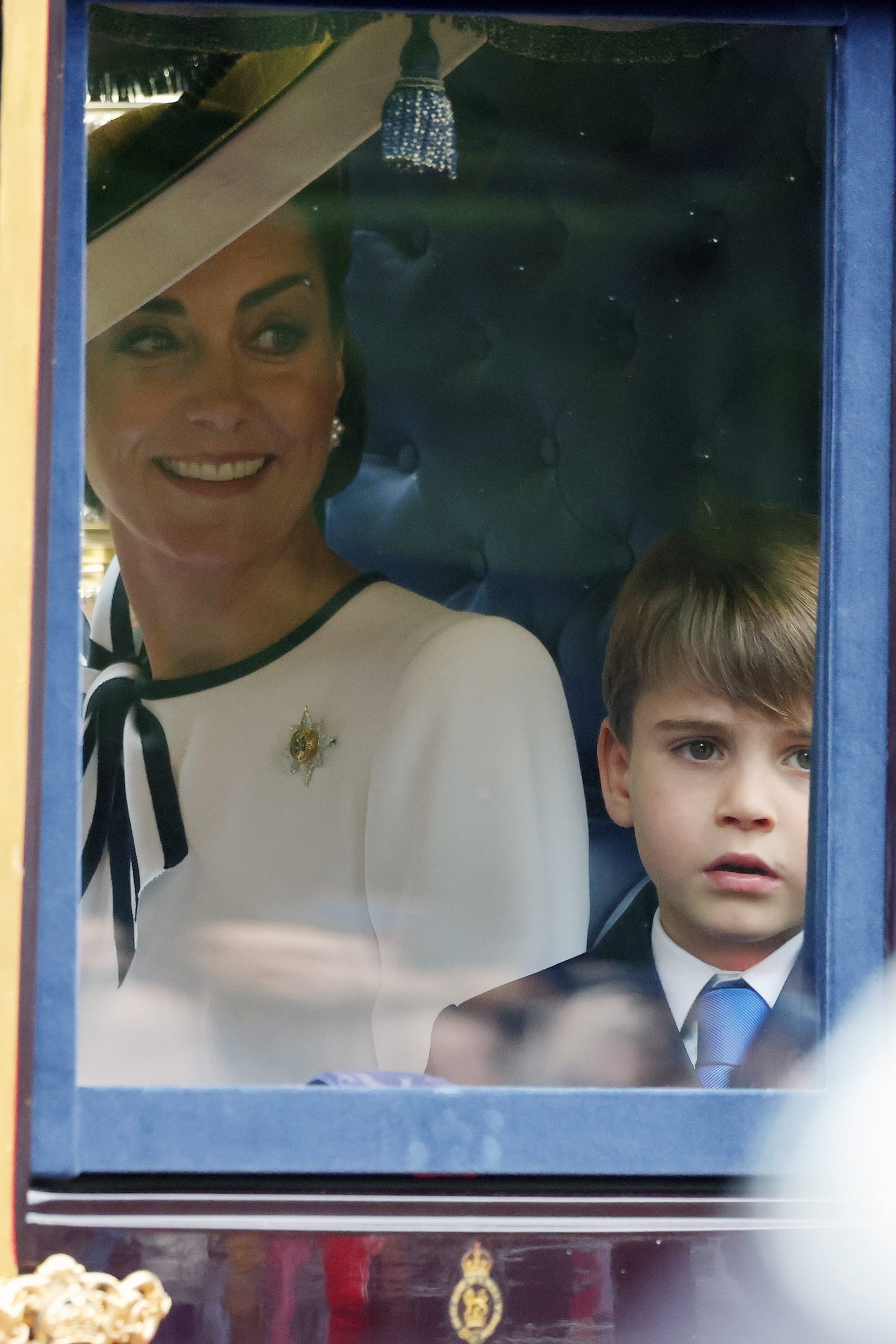 Kate Middleton: Έκανε την πρώτη της δημόσια εμφάνιση – Στο πλευρό της όλη η οικογένεια 3