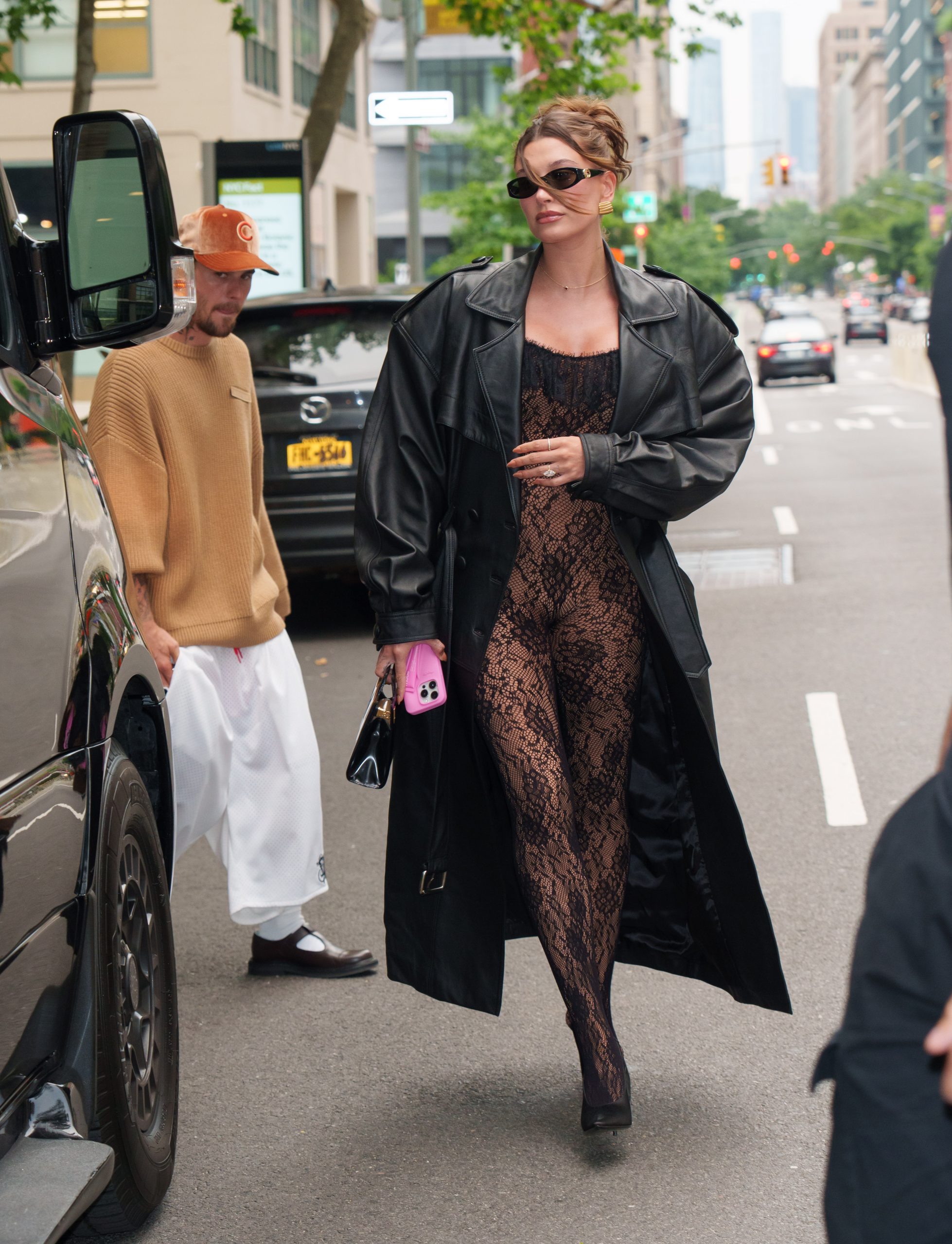 Hailey Bieber: Θα είναι το maternity style της καλύτερο από της Rihanna; 2