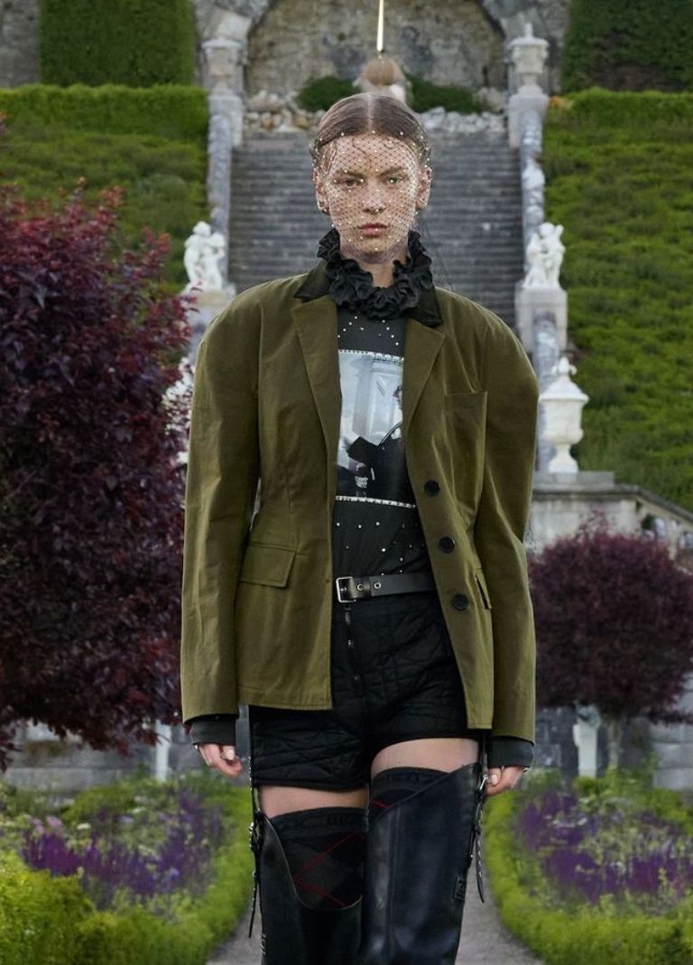 Dior Cruise 2025: H grunge ομορφιά εμπνευσμένη από τη Σκωτία κυριαρχεί 4