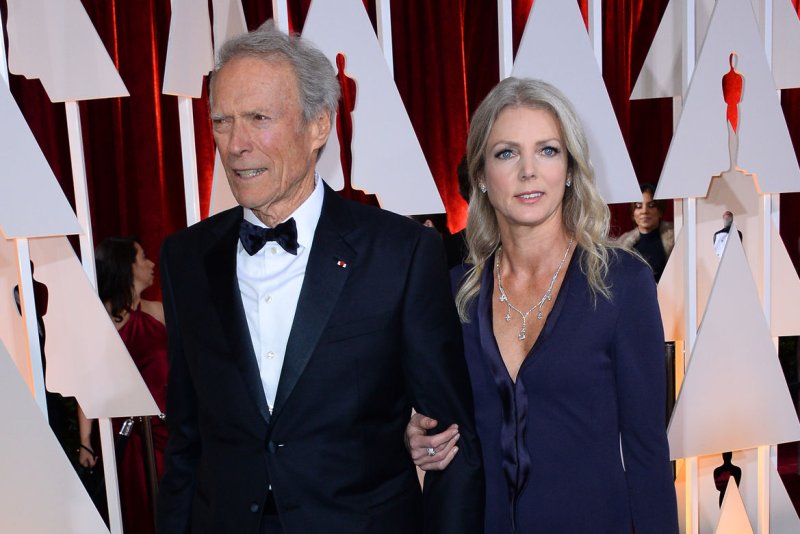 Clint Eastwood: Ο 94χρονος σταρ είναι συντετριμμένος έπειτα από τον θάνατο της κατά 30 χρόνια νεότερης συντρόφου του 1