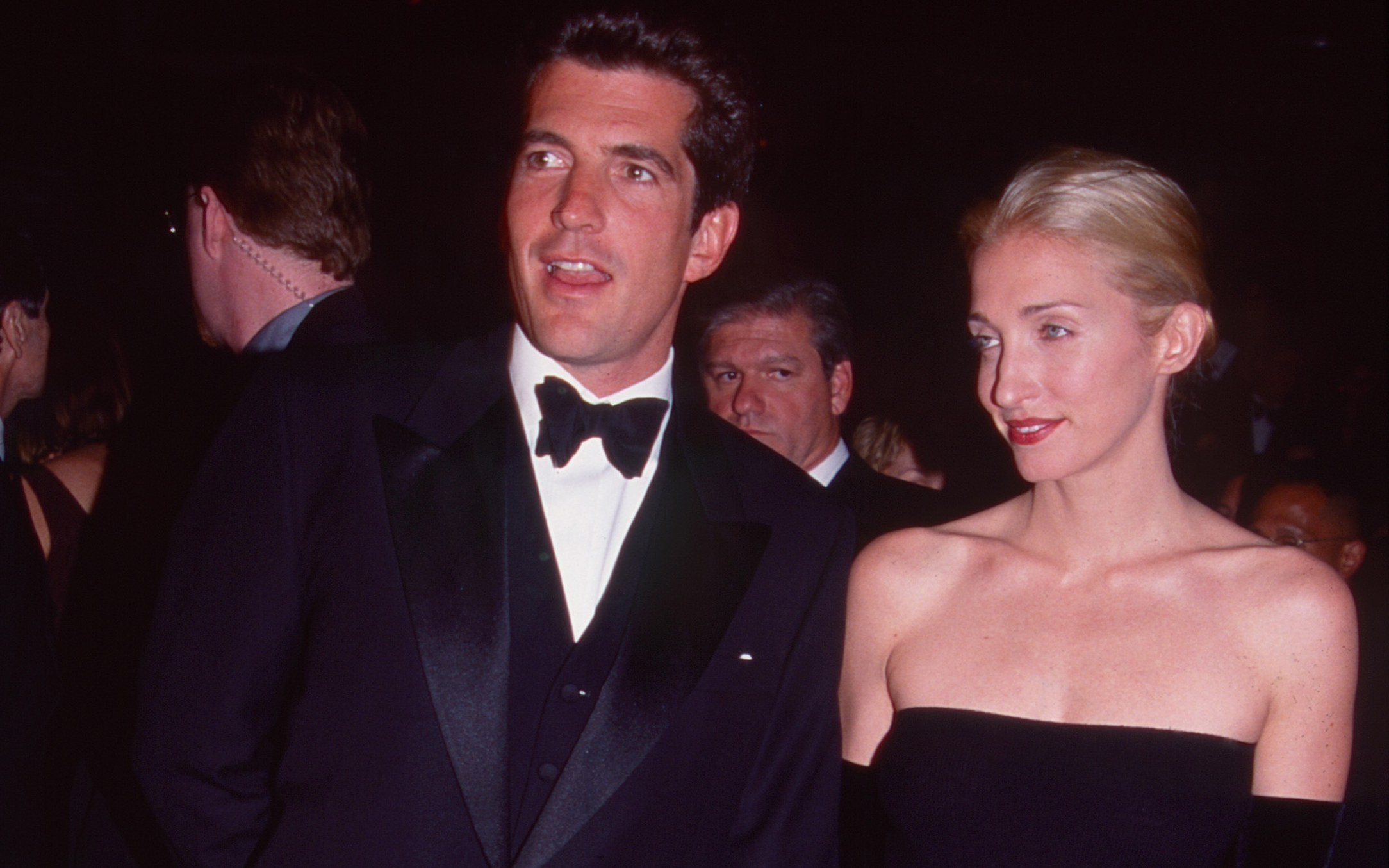 John Kennedy JR -Carolyn Bessette: To μοιραίο love story και το μυστήριο των τελευταίων ημερών τους 1