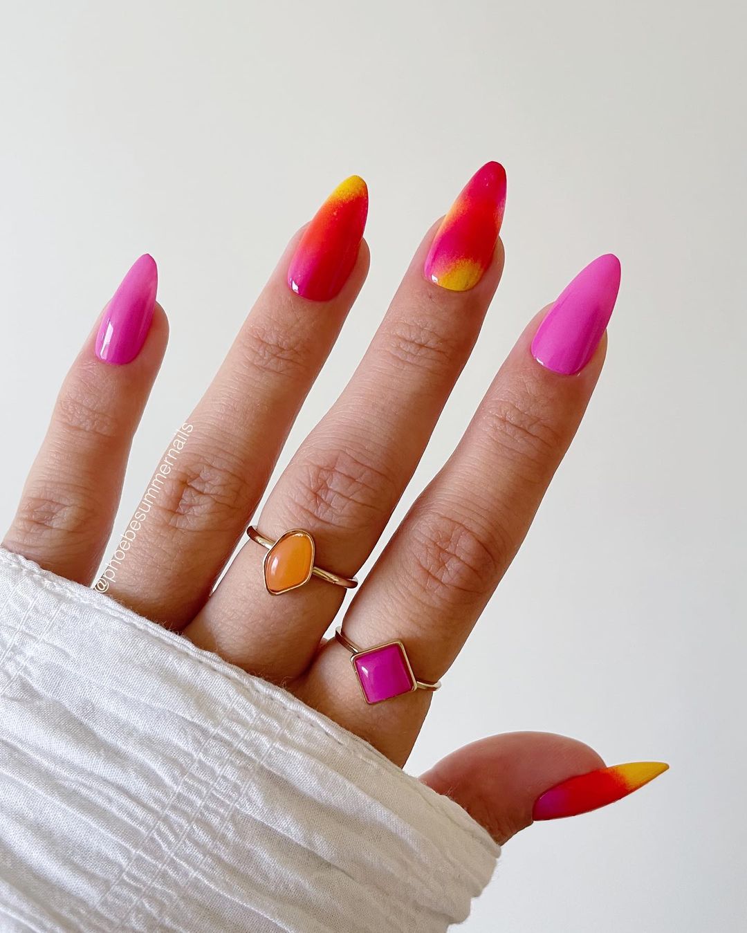 July nails: Τα ωραιότερα χρώματα και σχέδια νυχιών για να υποδεχθείτε τον Ιούλιο 1