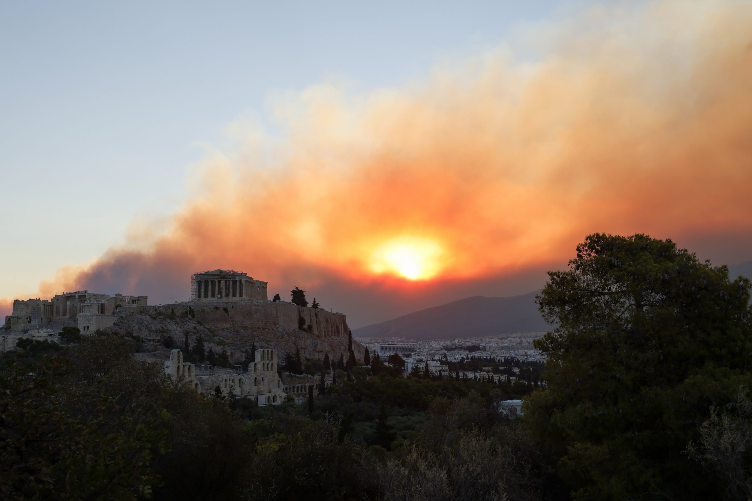 Ευπαθείς Ομάδες: Μέτρα προστασίας εν μέσω πυρκαγιών από τον Ιατρικό Σύλλογο Αθηνών 1