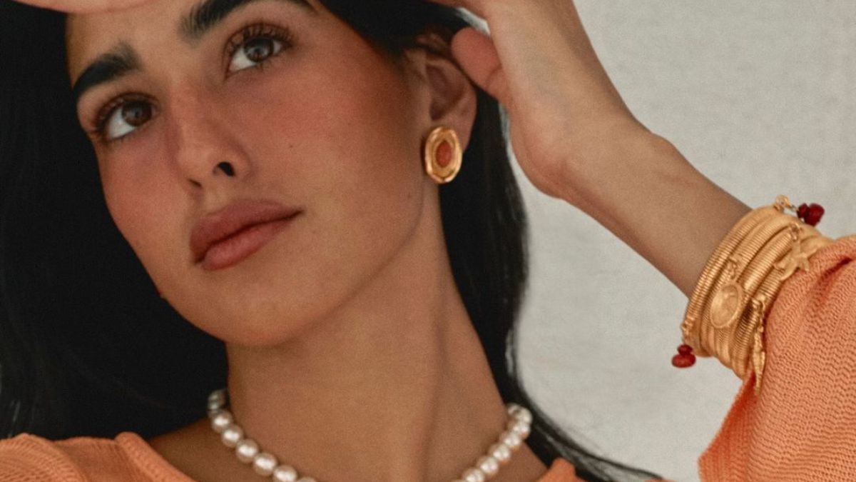 Η επιστροφή των button earrings από τη δεκαετία του ’80 φέρνει ρετρό αέρα στα looks μας 1