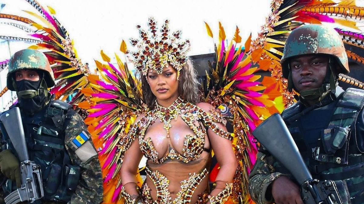 H απίστευτη εμφάνιση της Rihanna στο καρναβάλι των Barbados άφησε τους πάντες με το στόμα ανοιχτό 1