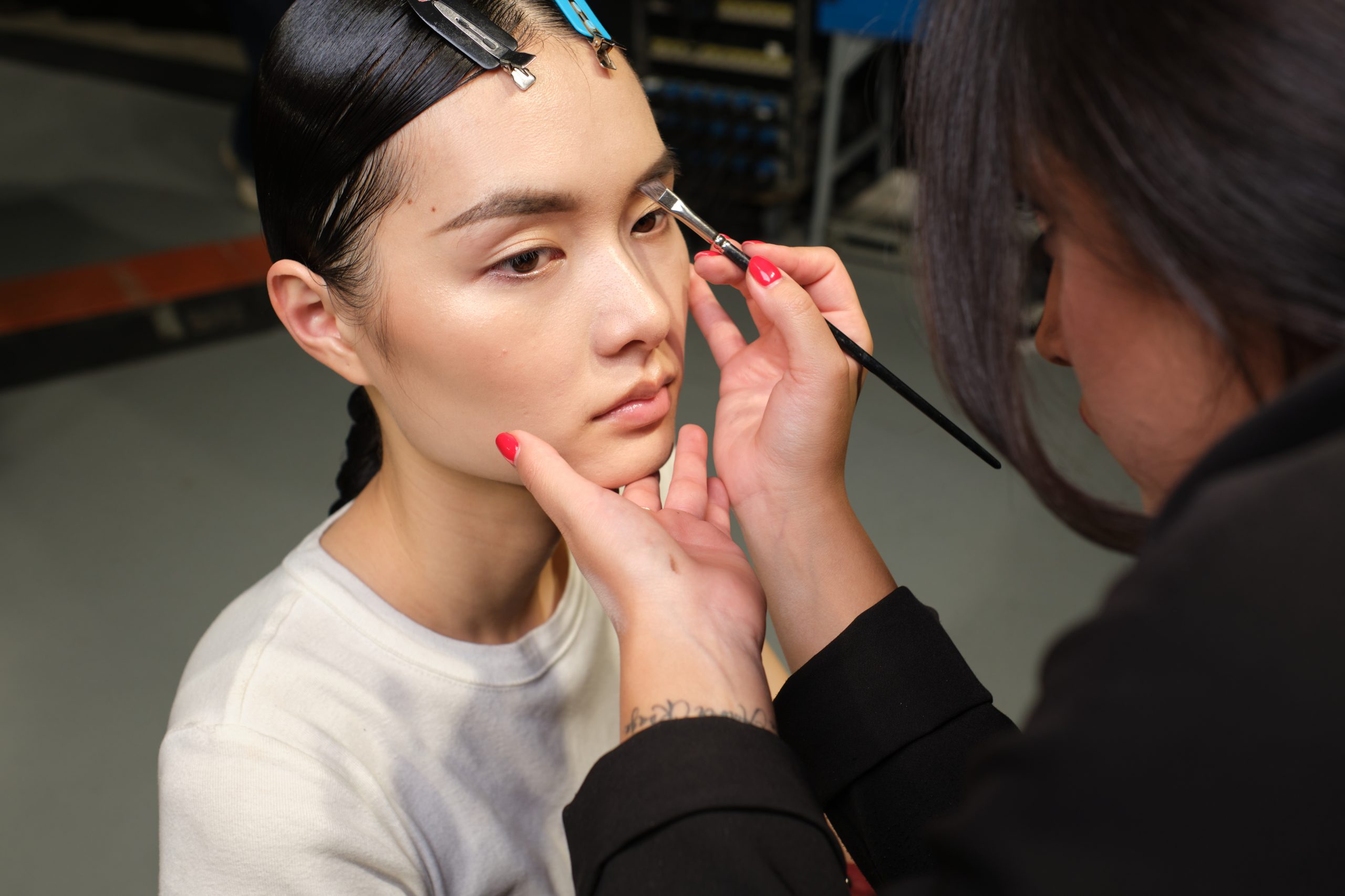 Milan Fashion Week: Φυσικό μακιγιάζ και sleek low buns κυριάρχησαν στον οίκο Etro 3