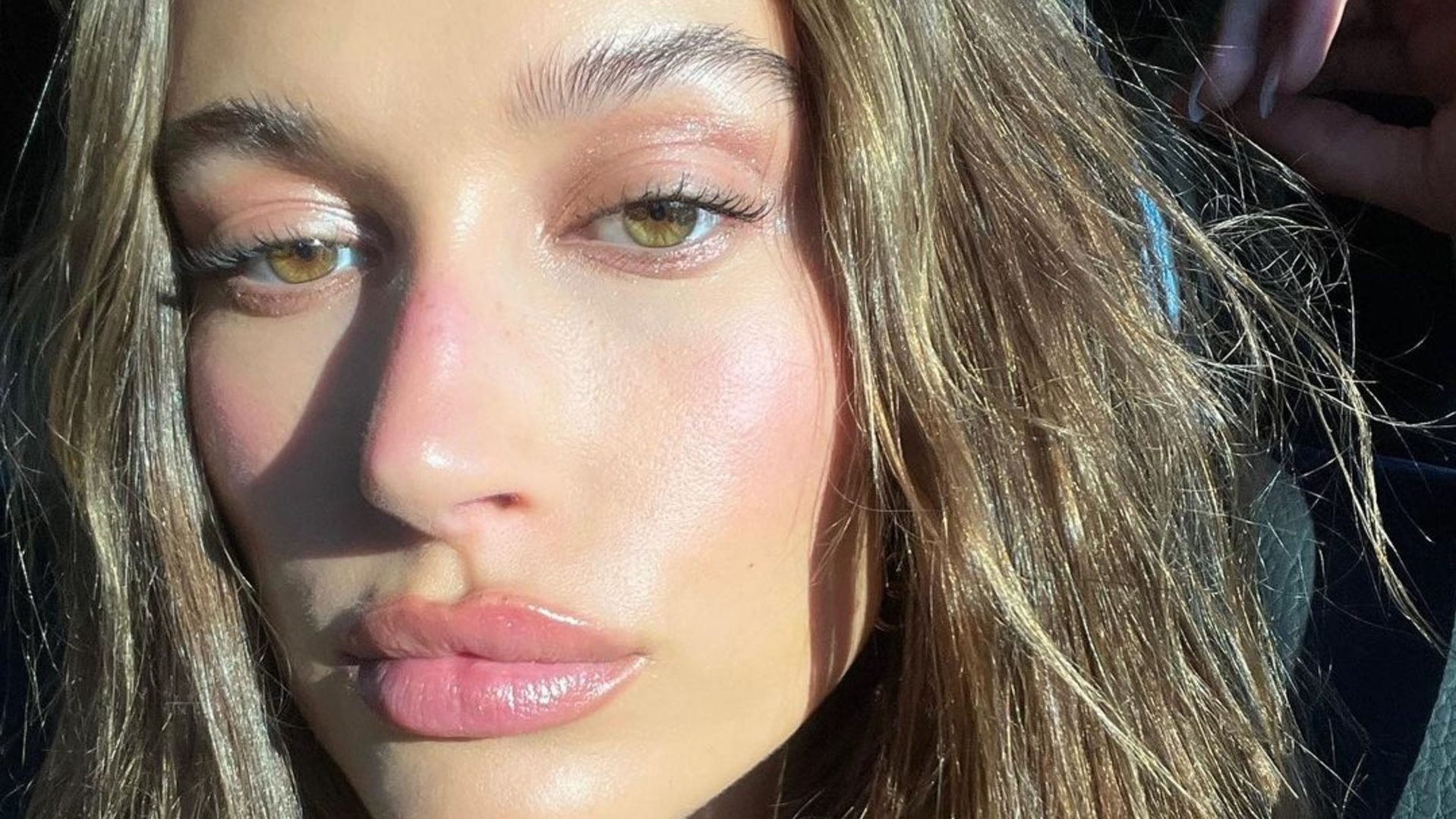 Hailey Bieber: Ανανέωσε το χρώμα των μαλλιών της και μας αρέσει πολύ 1