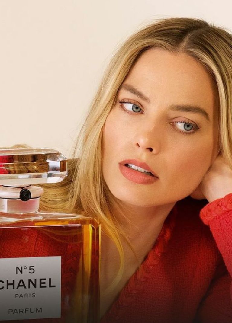 Η Margot Robbie είναι το νέο πρόσωπο του Chanel No 5 2