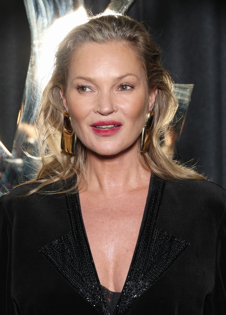 Kate Moss: Παρακολούθησε το show του Saint Laurent με ένα εντυπωσιακό beauty look 2