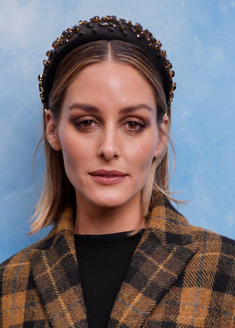 Dior S/S 2025: Η Olivia Palermo αναβάθμισε το χτένισμά της με το πιο stylish αξεσουάρ μαλλιών 2