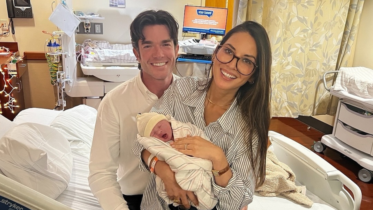 Η Olivia Munn και ο John Mulaney απέκτησαν το δεύτερο παιδί τους με παρένθετη μητέρα 1