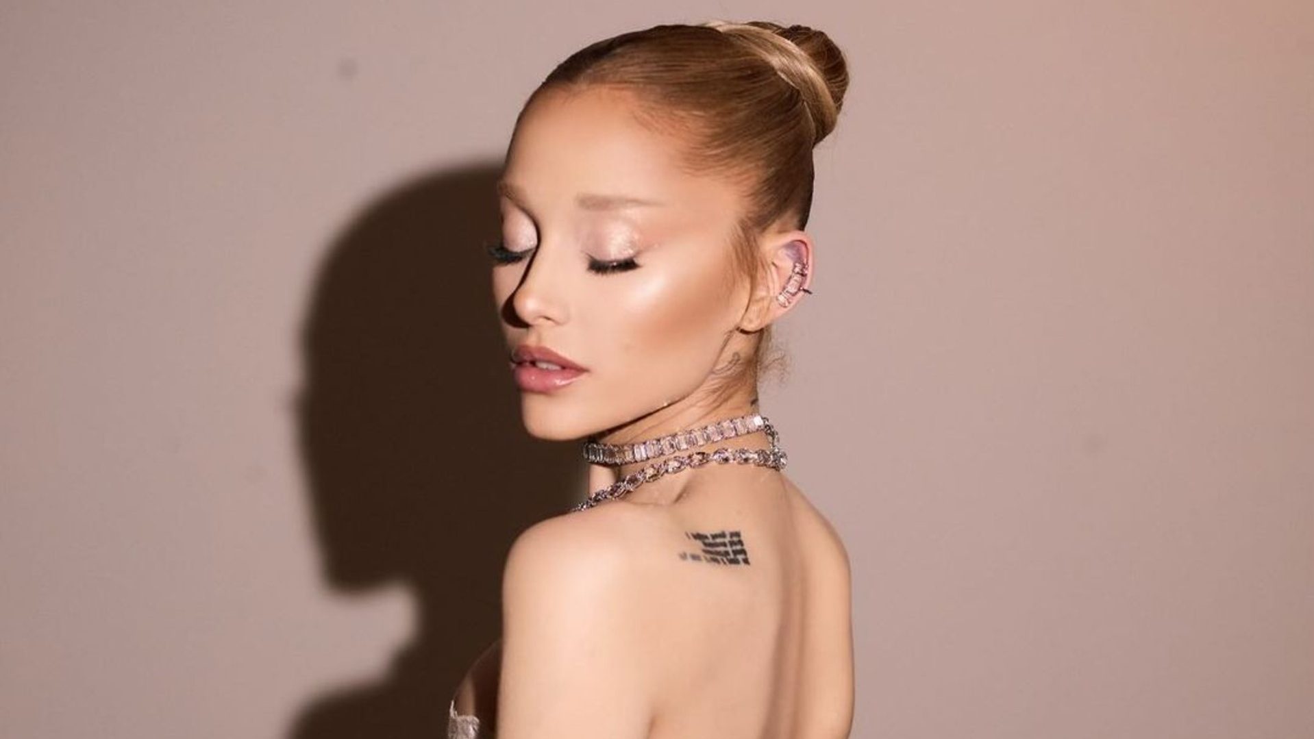 Ariana Grande: Το beauty look της την έκανε να μοιάζει με μπαλαρίνα 1