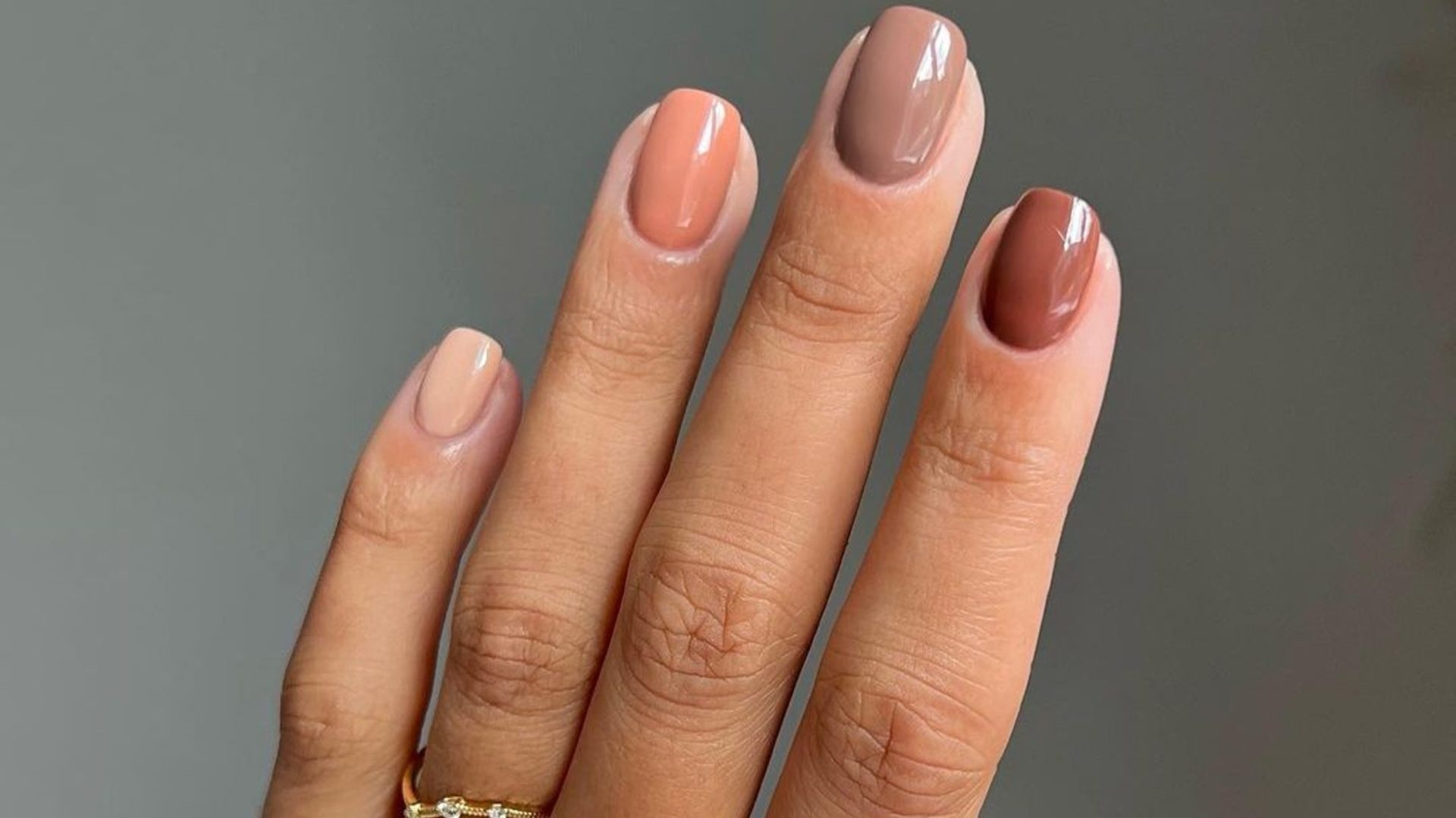 Chocolate nails: Το μανικιούρ που θα σας χαρίσει αέρα πολυτέλειας 1