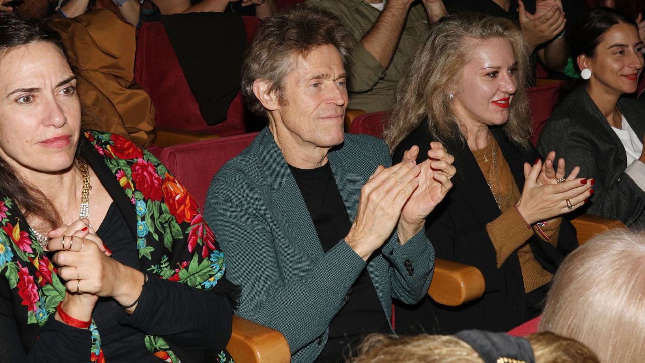 O Willem Dafoe ξανά στην Αθήνα – H συνάντηση με τον Δήμαρχο Αθηναίων σε θεατρική παράσταση 1