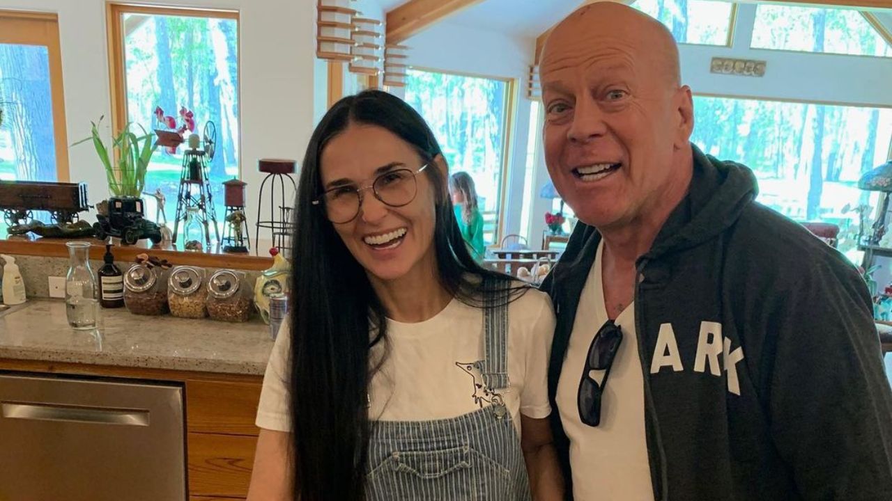 Η Demi Moore μίλησε για την κατάσταση υγείας του Bruce Willis – «Είναι σταθερός» 1