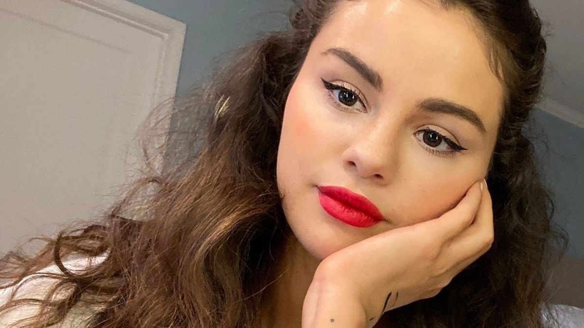 Selena Gomez: «Είναι ΟΚ να μη νιώθεις ΟΚ» 1