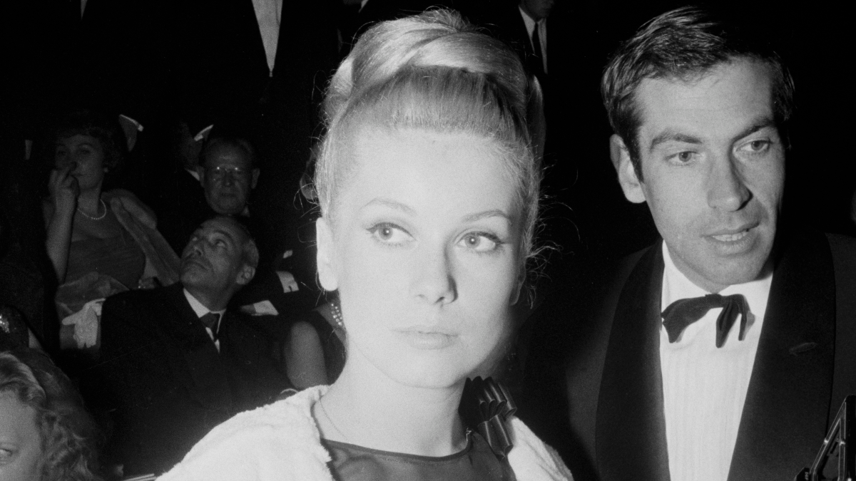 Ο ξεχασμένος έρωτας της Catherine Deneuve με τον Roger Vadim στα 17 της 1