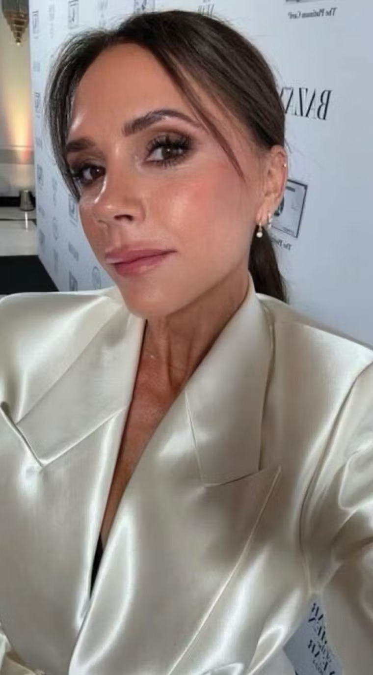 Victoria Beckham: Έτσι δημιούργησε τα σέξι ’90s smokey eyes της 2