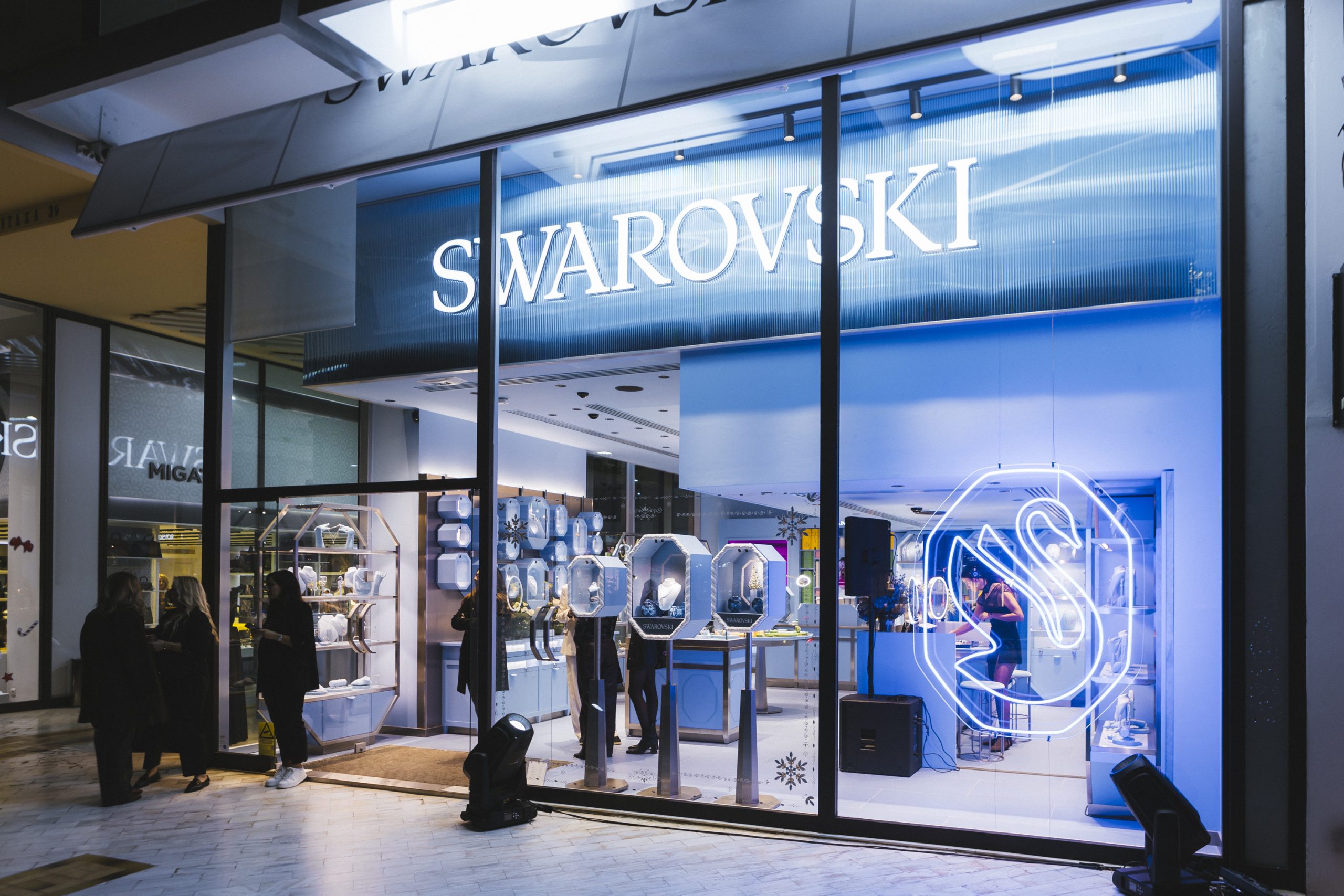 Ένα ταξίδι θαυμάτων – Η Swarovski αποκαλύπτει το μαγευτικό νέο retail concept της στη Γλυφάδα 3