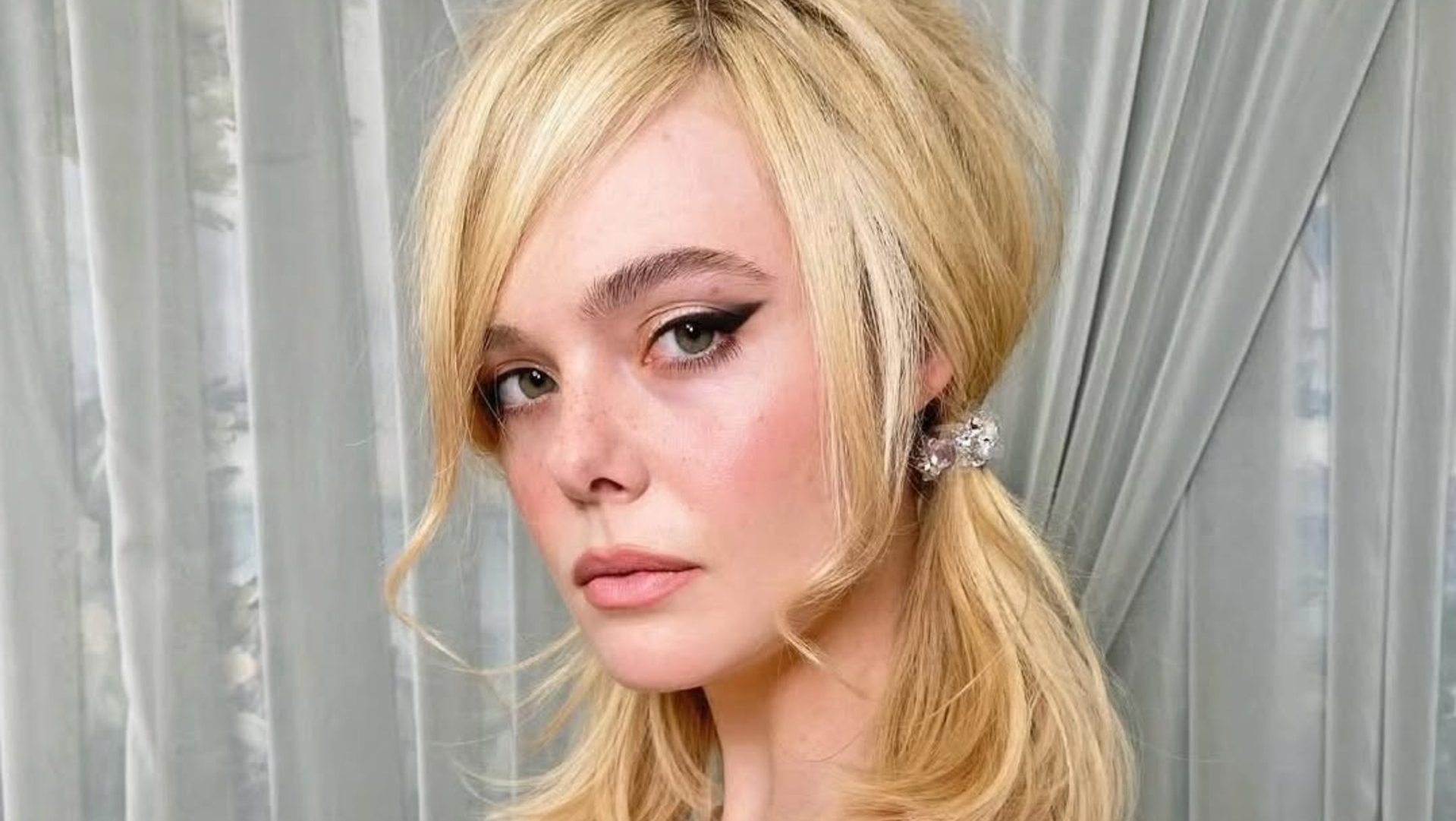 Η Elle Fanning έκανε το πιο παιχνιδιάρικο χτένισμα και θέλουμε να το δοκιμάσουμε κι εμείς 1