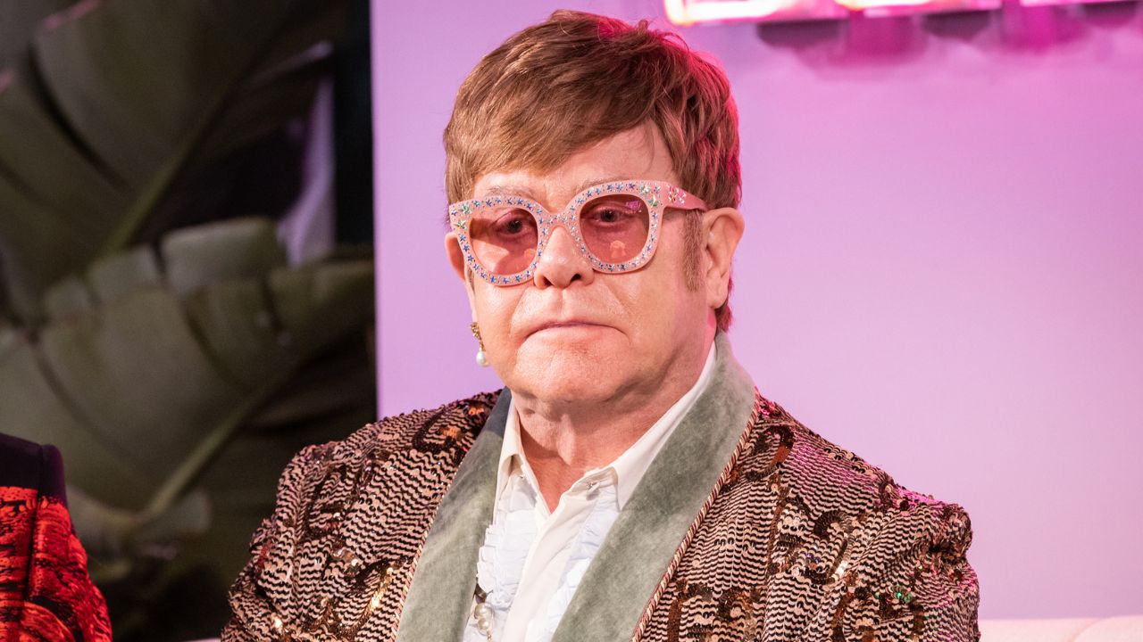 O Elton John αποκάλυψε πως έχασε την όρασή του εξαιτίας σοβαρής λοίμωξης στα μάτια