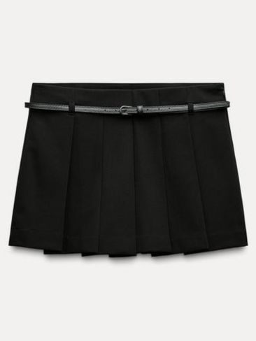 Black Skirt Trend: Η τάση που έχει κερδίσει τις influencers 8