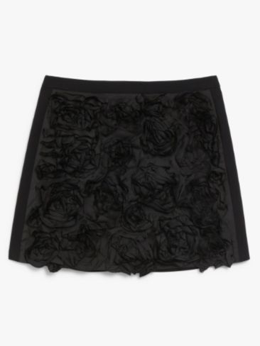 Black Skirt Trend: Η τάση που έχει κερδίσει τις influencers 4