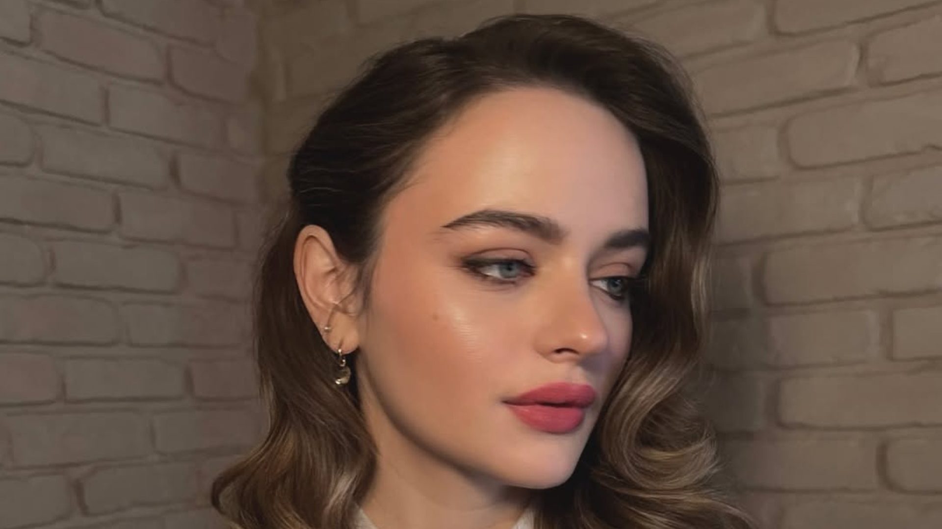 Joey King: Το χτένισμά της μετέφερε τη λάμψη του παλιού Hollywood 1