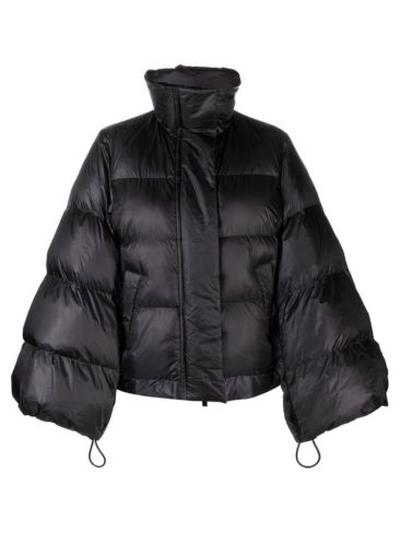 Sales Alert: Το puffer jacket είναι το απόλυτο κομμάτι του χειμώνα- Tώρα είναι η εποχή να το αποκτήσετε 10