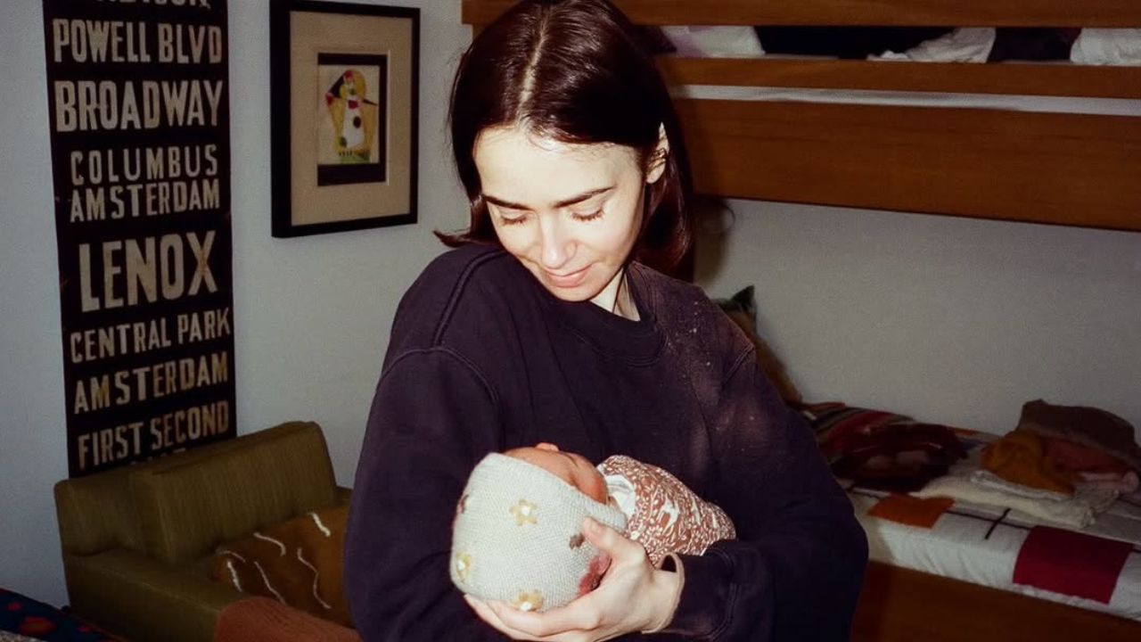 Lily Collins: Η νέα τρυφερή φωτογραφία με τη νεογέννητη κόρη της